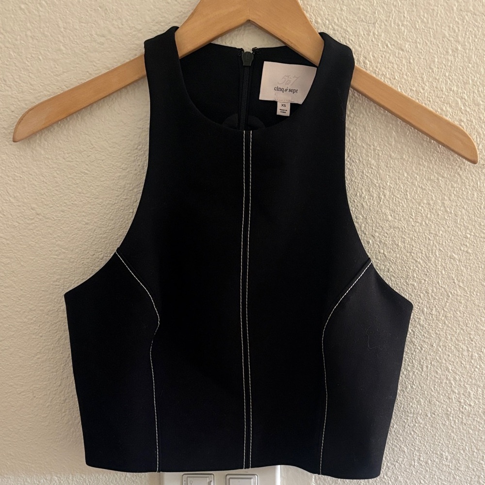 Cinq à Sept Black Crop Top